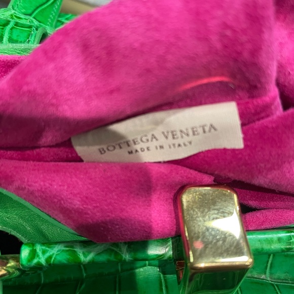 BOTTEGA VENETA SPECIAL EDITION ALLIGATOR HANDBAG - Picture 9 of 11